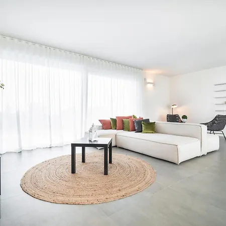 Angelina Villa
